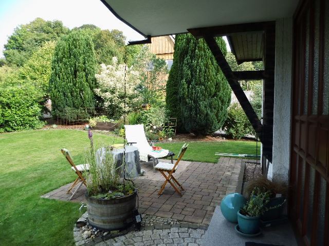 Schönes gepflegtes Einfamilienhaus mit großem Grundstück, Terrasse, Panoramablick und vielen Extras - Terrasse